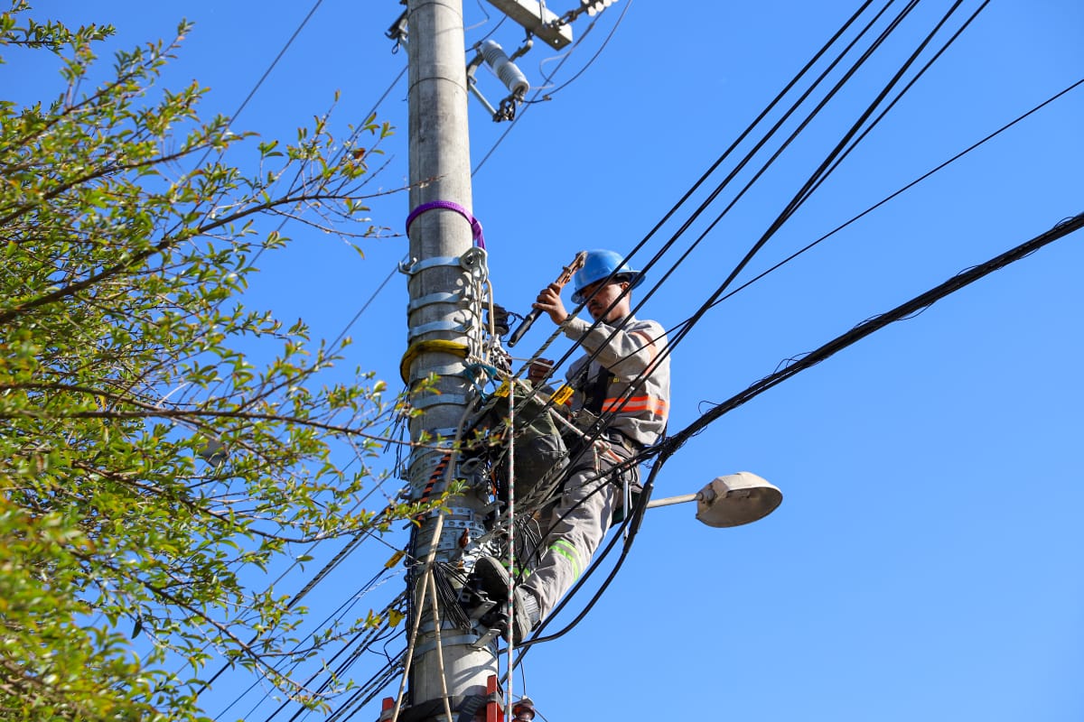 Criciúma dá continuidade à Operação Limpa Fios nesta sexta-feira, 31 de março