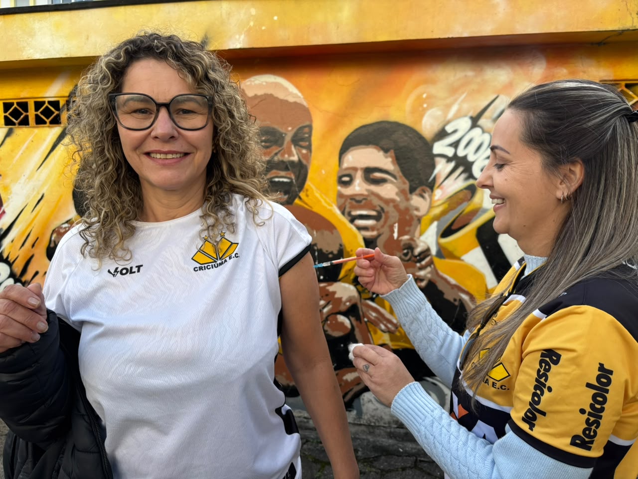 Vacinação contra a gripe é realizada durante jogo do Criciúma E.C.