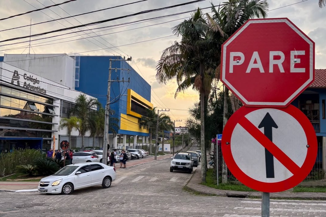 Criciúma avança na segurança com vias de mão única em escolas