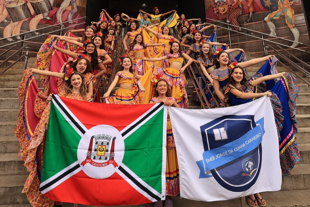 Alunos de Criciúma brilham no Festival de Dança de Joinville com talento e dedicação
